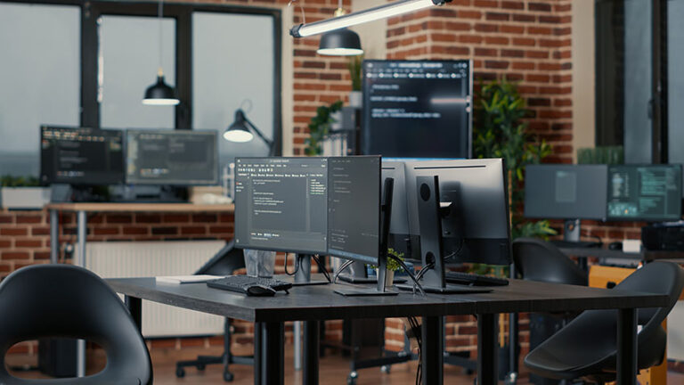 How to Choose the Right Software Development Company | Gulf Bytes