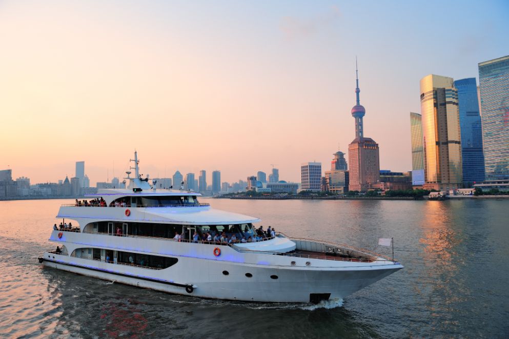 The Benefits of a Yacht Rental in Dubai